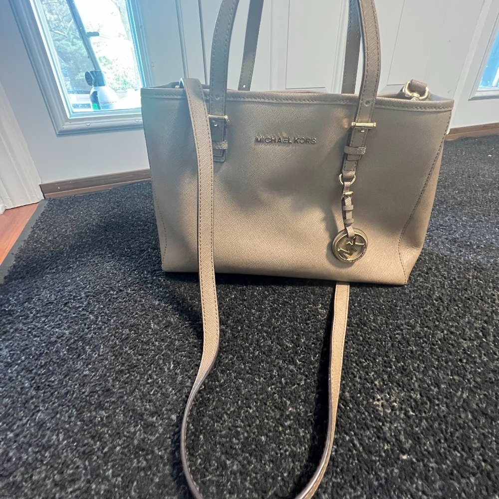 Michael Kors purrse